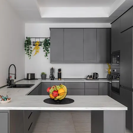 Modern 3Br Retreat I Gym, Balcony & Prime Location Apartment Riyadh Exterior photo