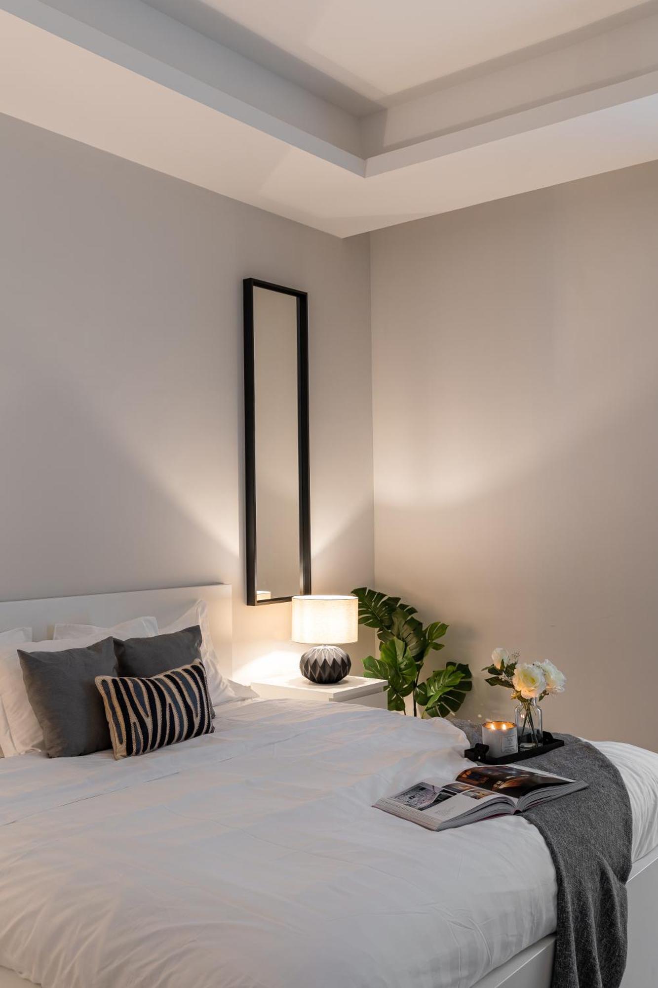 Apartment Modern 3br Retreat I Gym, Balcony & Prime Location