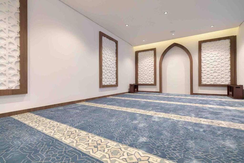 Modern 3br Retreat I Gym, Balcony & Prime Location * Riyadh